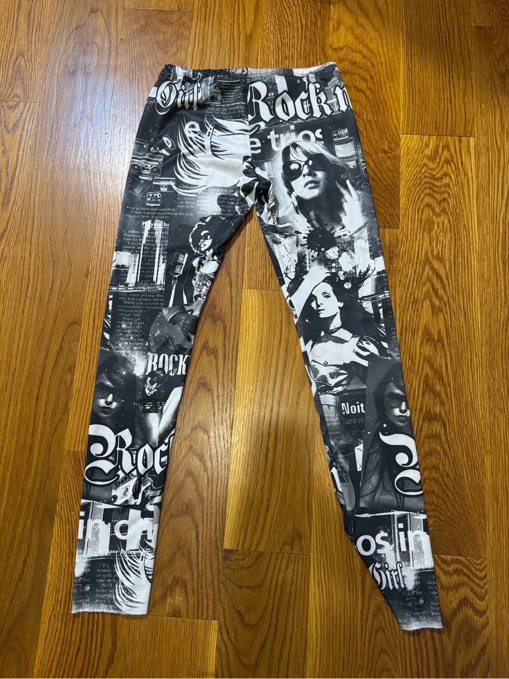 MILKY WAY Black & White Graphic Rock Print Leggings VINTAGE